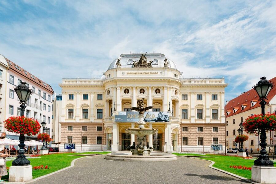 From Vienna: Guided Tour to Bratislava with Speed Boat Ride - Who this tour is best for (and who should rethink it)