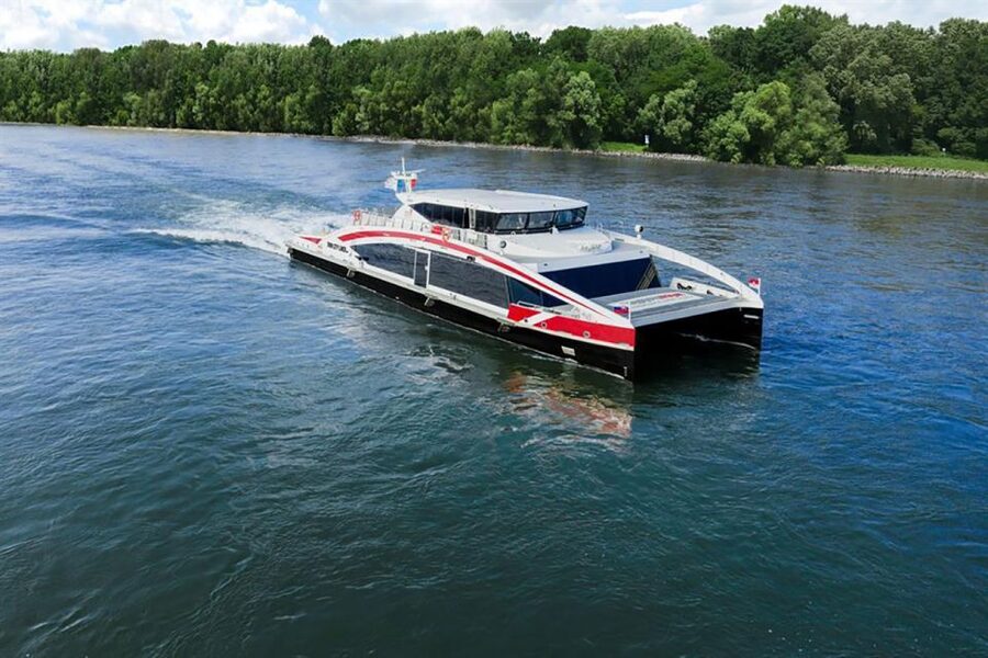 From Vienna: Guided Tour to Bratislava with Speed Boat Ride - Getting to Bratislava: coach comfort and smooth starts