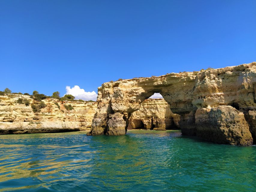 From Vilamoura: 2.5-Hour Benagil Cave and Dolphins Boat Tour - Comfort on a speedboat: jackets, water, and where “bumpy” fits in