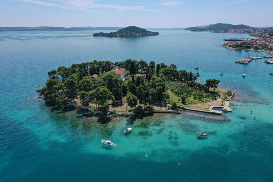 From Zadar: Private Boat Tour to Croatian Islands - Skippers Who Know the Coast (and How They Help Your Day)