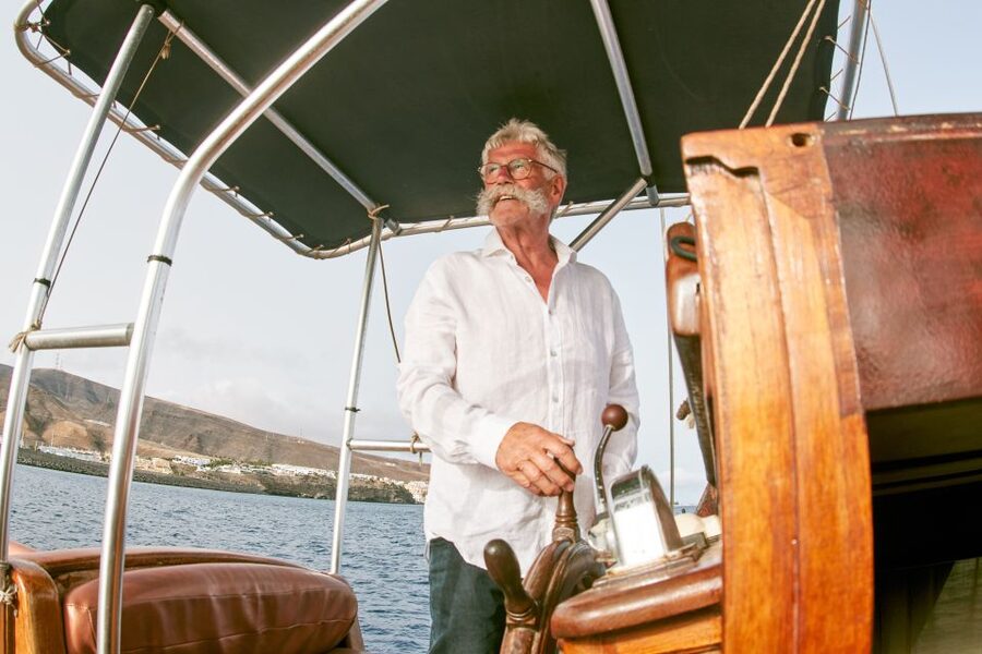 Fuerteventura: Sunset boat trip with DJ, Food & Drinks - Getting to Morro Jable port and meeting the Aphrodite