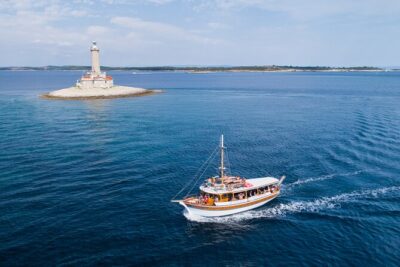 Full-Day Boat Tour of the Medulin Archipelago from Medulin - Getting started in Medulin: meeting point, timing, and how the day runs