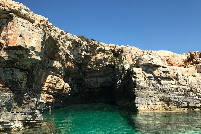 Full-Day Boat Tour of the Medulin Archipelago from Medulin - Lunch and drinks onboard: simple, included, and sometimes chaotic