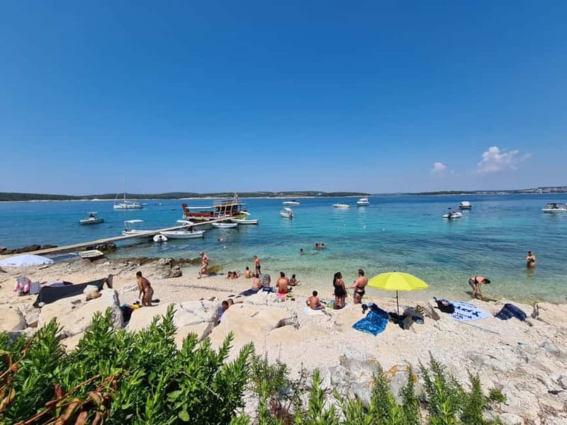 Full-Day Boat Trip, Cave Swim, lunch & Drinks - Medulin/Ceja - The cave swim near Cape Kamenjak: the big moment