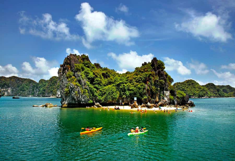 Full day boat trip with Cat Ba's captain Jack - Ba Trai Dao (three-peachs beach): snorkeling and the first swim reality check