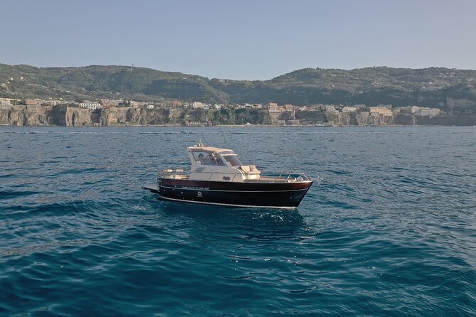 Full-day Exclusive Private boat tour on the Amalfi coast - The cruise rhythm: Prosecco, snacks, and those photo-friendly pauses