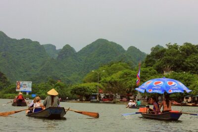 Full Day Tour to Perfume Pagoda with Traditional Boat Ride - Sampan Ride on the Yen Stream: Beautiful Views, Real Crowd Comfort