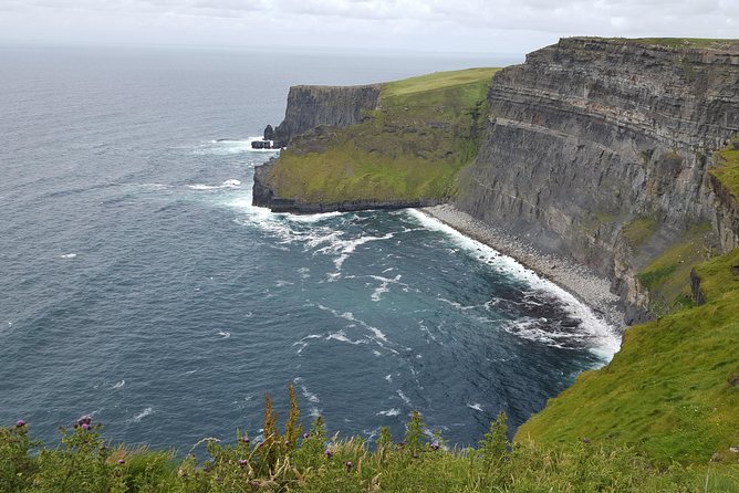 Galway to Inisheer Aran Islands, Cliffs of Moher and Boat Trip - Morning start in Galway: where you meet and what the coach ride feels like