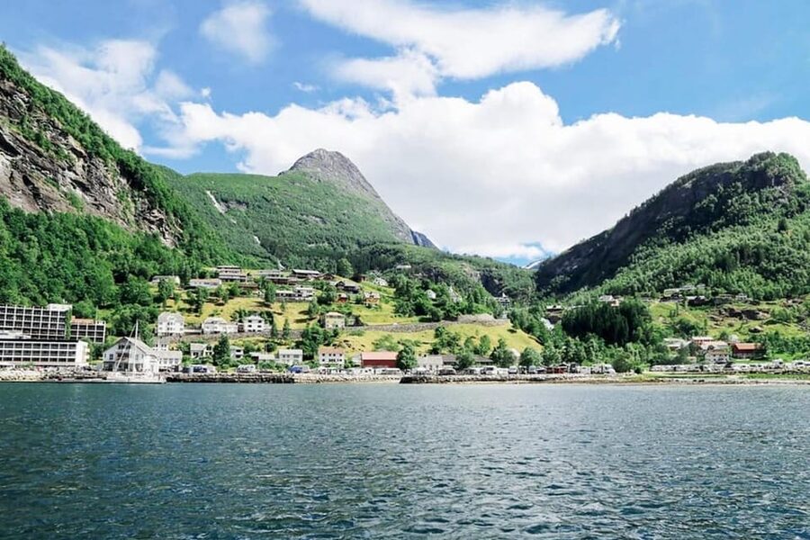 Geiranger Fjord Boat Tour with Waterfall Tasting - Geiranger Fjord in One Hour: What This Speedboat Tour Gets Right