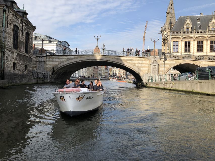 Ghent: 40-Minute Historical Boat Tour of City Center - Blauwe vogels and Dulle Griet: art, names, and local storytelling