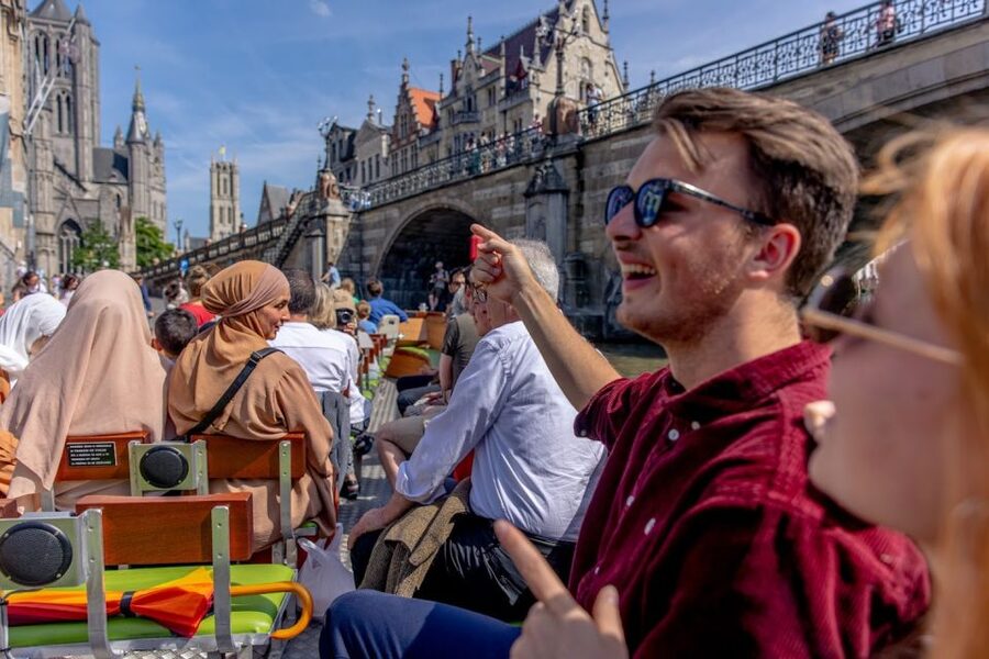 Ghent: 50-Minute Medieval Center Guided Boat Trip - Gravensteen and the counts/princes power sites