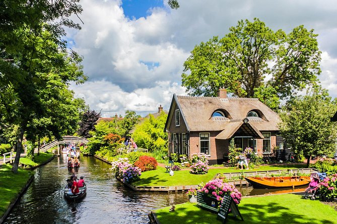 Giethoorn and Afsluitdijk Day Trip from Amsterdam with Boat Trip - Practical Tips That Make the Day Easier