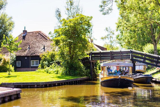 Giethoorn and Afsluitdijk Day Trip from Amsterdam with Boat Trip - The 10:00 AM Coach Ride: Comfortable, but Expect Long Hours