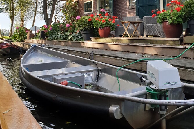 Giethoorn Day Tour from Amsterdam with Small Boat Ride - Time to Wander After the Cruise: Lunch, Souvenirs, and That Extra Hour of Breathing
