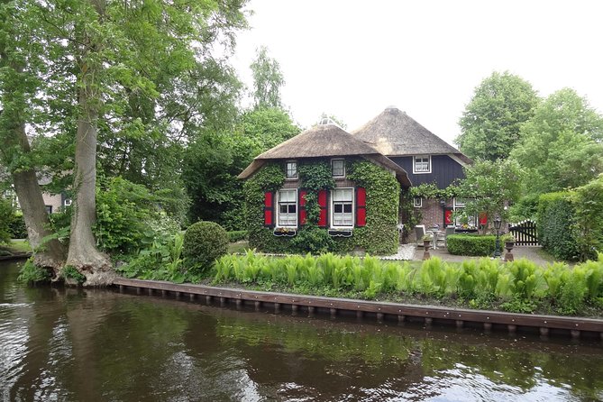 Giethoorn, Zaandam & Zaanse Schans Day Tour w/ Small Boat Ride - Time Split Between Zaanse Schans and Giethoorn (And Why It Feels Different)