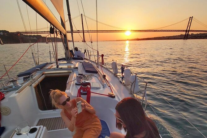 Golden Hour Boat Tour - Sailing by the Monuments with Wine - Wine, blankets, and staying comfortable on the Tagus