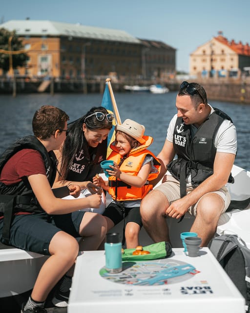 Gothenburg city center: Electric selfdrive boat tour - What could go wrong: construction and shortened canal segments