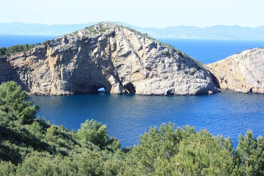 Guided Boat Tour to Medes Islands & Roca Foradada with Swim - Price and Value: Why $28 Can Make Sense Here