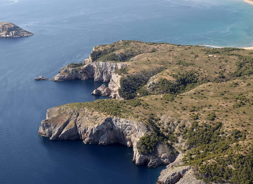 Guided Boat Tour to Medes Islands & Roca Foradada with Swim - Group Vibe and Comfort: A Family-Friendly Water Break