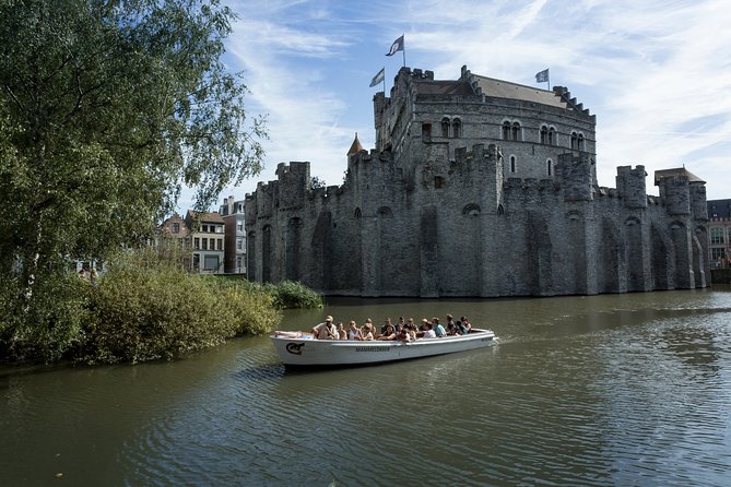 Guided Boat Trip in Ghent - Graslei 2A logistics: where you meet and how often boats leave