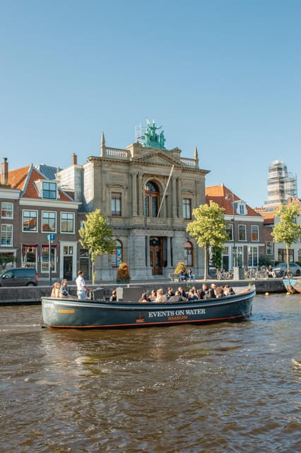 Haarlem: Sightseeing Boat Tour with Snacks and Drinks - Key things worth knowing before you go