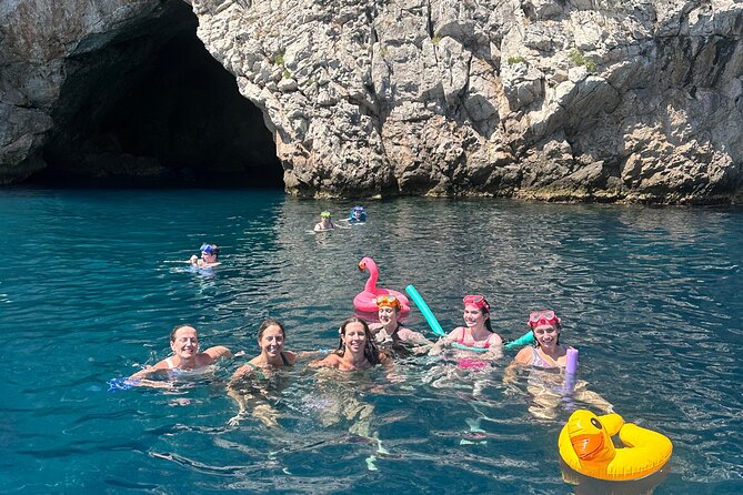 Half Day Guided Boat tour to Mala caves with stop in Villefranche - A 3-hour Riviera sprint from Nice (with only 12 people)