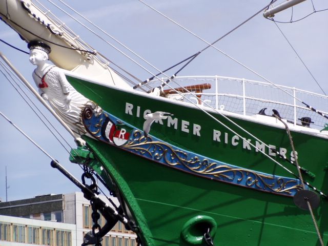 Hamburg: Line F Hop-On Hop-Off Bus and Boat Tour - Outer Alster Lake: Your Reset Button Between Neighborhoods