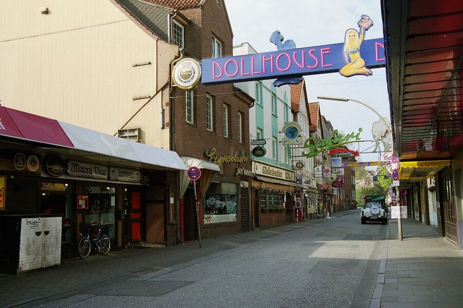 Hamburg: Line F Hop-On Hop-Off Bus and Boat Tour - Price and What You’re Really Paying For ($43, 3 Hours)