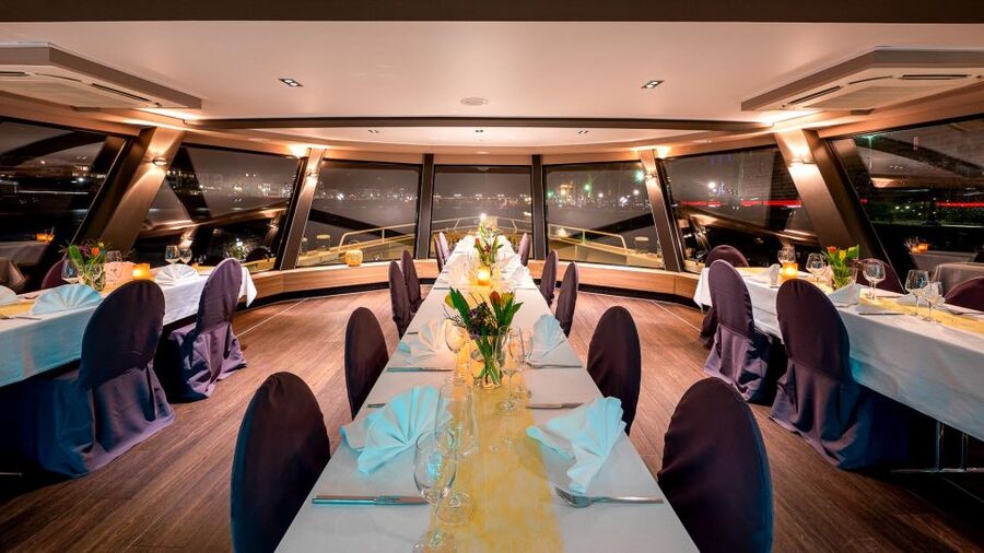 Heidelberg: Sightseeing Boat Tour with Mulled Wine - Onboard setup: upper deck vs heated indoor cabin