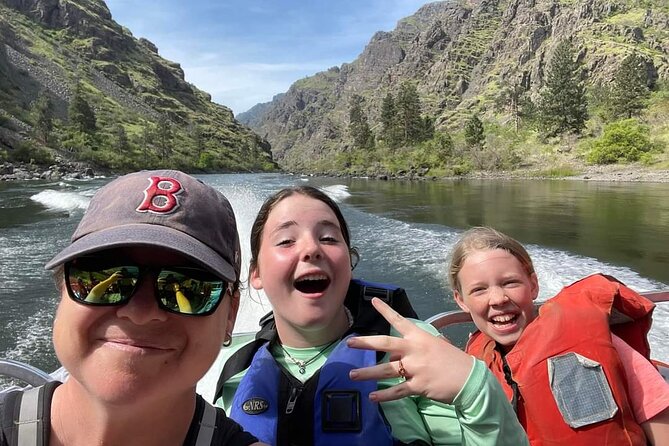 Hells Canyon Kirkwood Jet Boat Tour near Boise, Idaho - Lunch on the river: why this is better than the usual “meal stop”