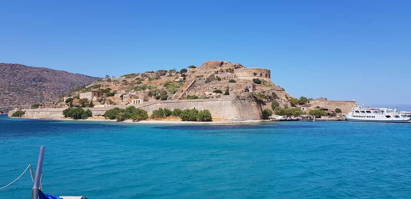 Heraklion Areas : Elounda Boat Trip -The Authentic - Food and drinks on board: what’s included, what to expect, what to plan