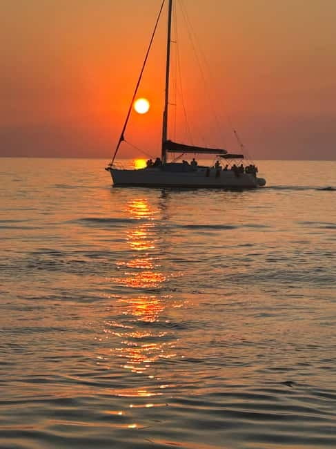 Heraklion: Dia Island Sunset Boat Tour with Dinner - Private Boat Choice: Catamaran or Monohull