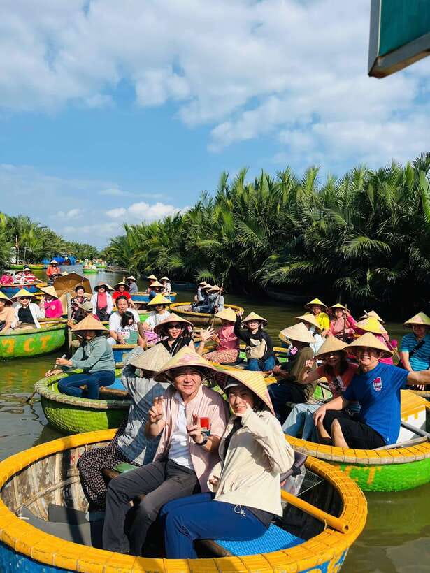 Hoi An: Basket Boat Ride in the BẢY MẪU Coconut Forest - The Fishing-Net Casting and Crab Fishing Moments