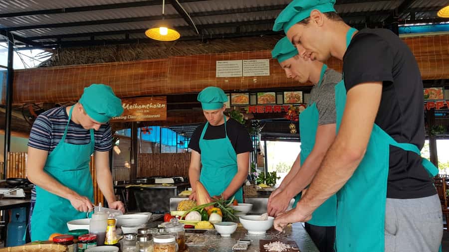 Hoi An Cooking Class With Market and Bamboo Basket Boat Tour - Should You Book This Hoi An Cooking Class and Coconut Boat Tour?