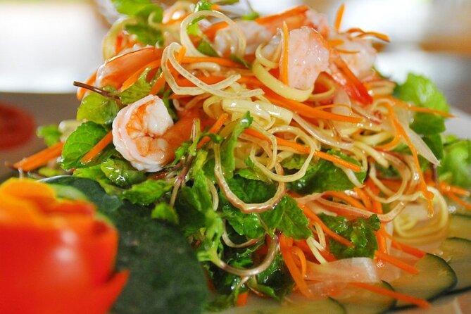 Hoi An Cooking Class With Market Tour and Bamboo Basket Boat Ride - Pickup, mobile ticket, and English support: the practical side that matters