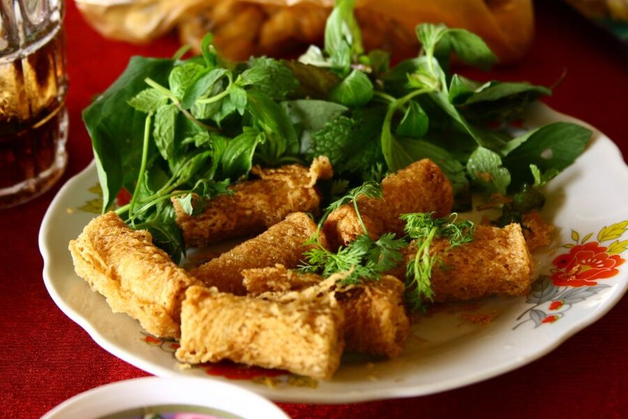 Hoi An: Evening Food Tour with 7 Tastings and Boat Trip - First-night payoff: why this Hoi An food tour works so well