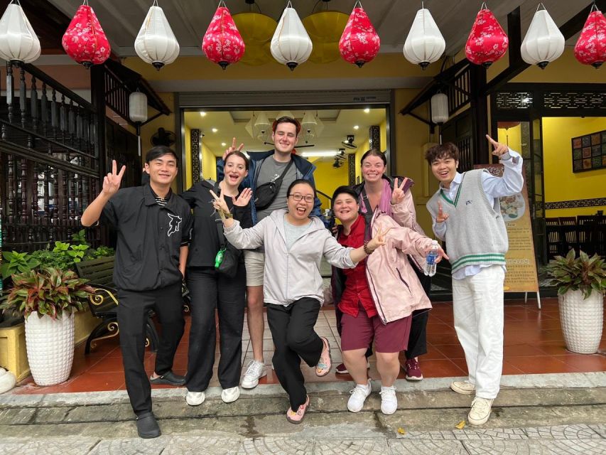 Hoi An: Evening Food Tour with 7 Tastings and Boat Trip - The food plan: 7 tastings that actually teach your palate
