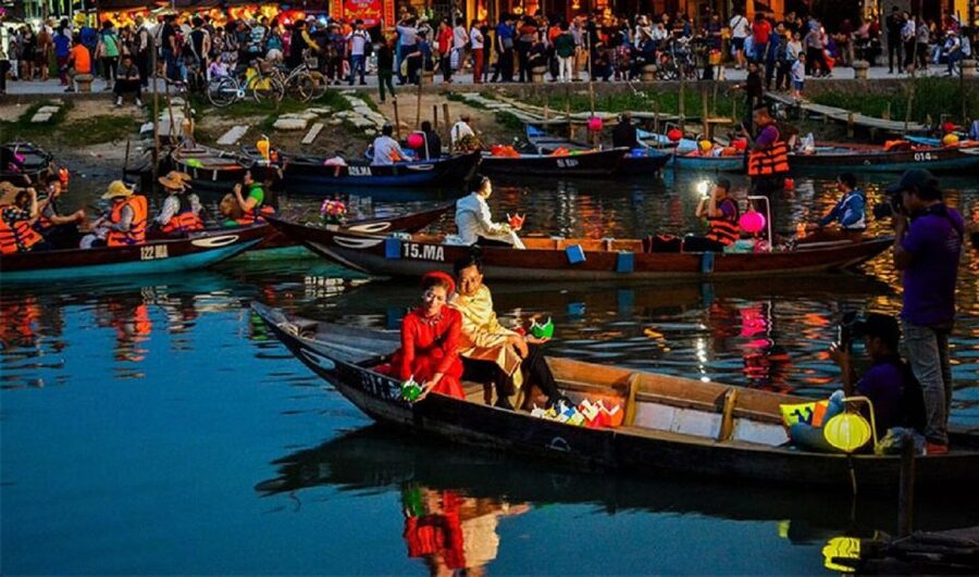 Hoi An : Hoai River Boat Trip by Night and Floating Lantern - Key things to know before you go