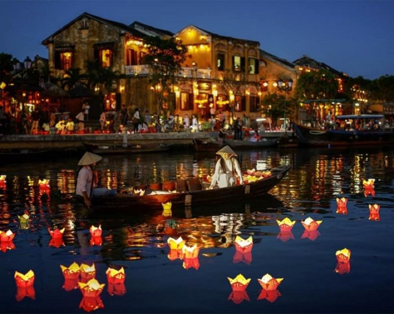 Hoi An : Hoai River Boat Trip by Night and Floating Lantern - The vibe: relaxing, short, and more cultural than it sounds