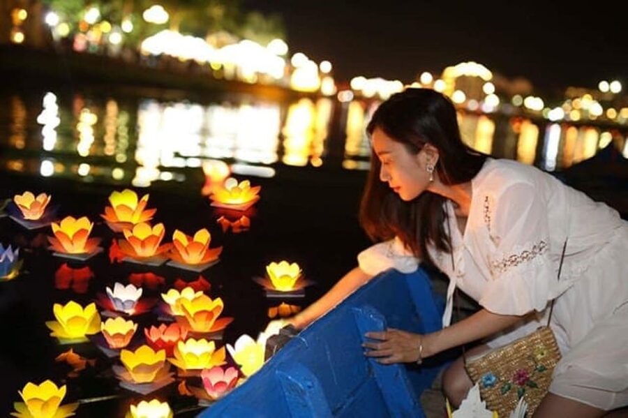 Hoi An Lantern Boat Ride on the Thu Bon River - What the Wooden Lantern Boat Ride Feels Like on the Thu Bon River