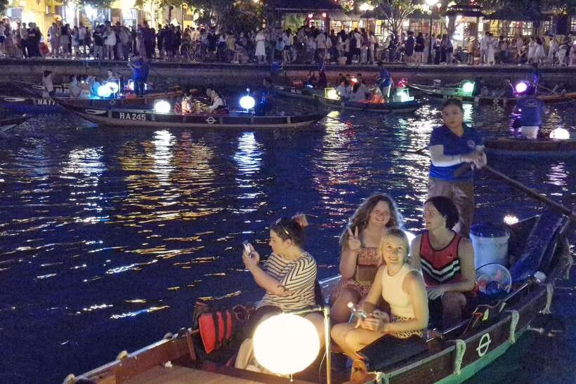 Hoi An : Lantern Boat Trip & Release Lantern - Value for Around $7: What You’re Really Paying For
