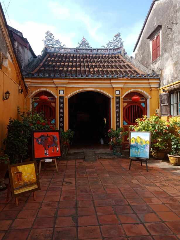 Hoi An: River Lantern Boat Experience with Free 5G eSIM - Finding 153 Tran Phú Street without getting tangled in the river chaos