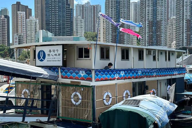Hong Kong Fisherman’s Wharf: Aberdeen Fishing Village Boat Tour - Stop 1: Aberdeen Fishing Village Teak-Boat Ride (About 20–25 Minutes)