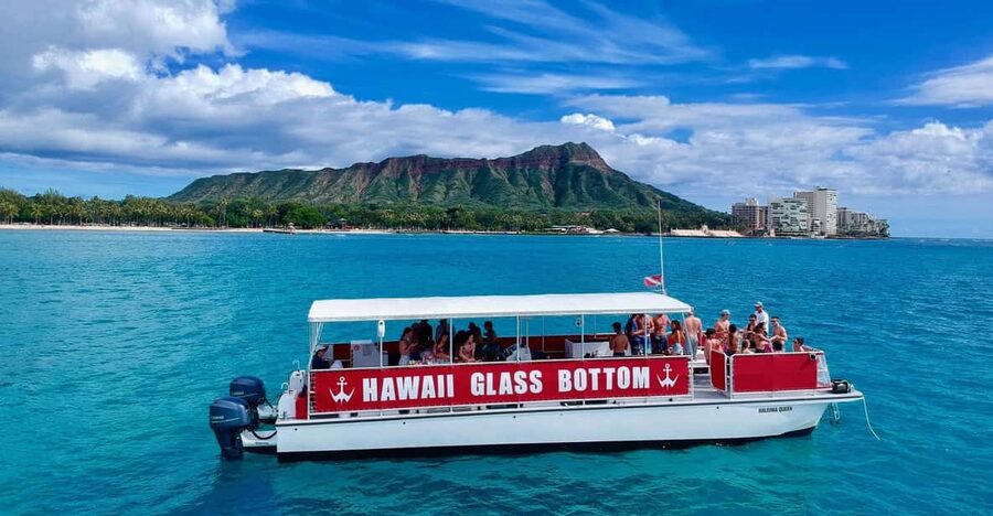 Honolulu: Glass Bottom Boat Tour along Oahu's South Shore - The South Shore views from deck: Lē’ahi and photo-ready coastline
