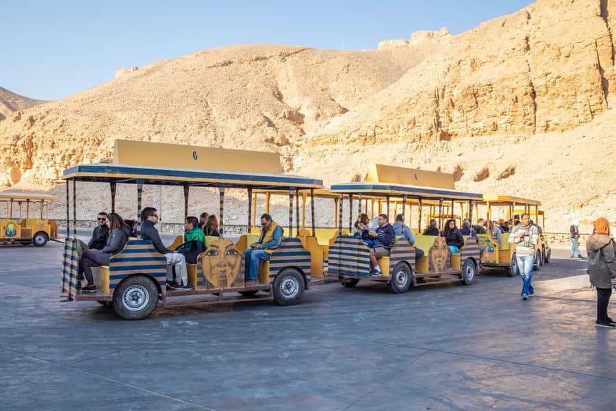 Hurghada: 2-Day Luxor Tour with Hotel, Balloon, & Boat Ride - Day 2 begins with balloon magic: sunrise flight over Luxor
