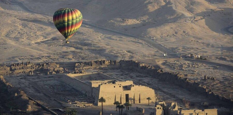 Hurghada: 2-Day Luxor Tour with Hotel, Balloon, & Boat Ride - West Bank essentials: Valley of the Kings, Hatshepsut, and the Colossi of Memnon