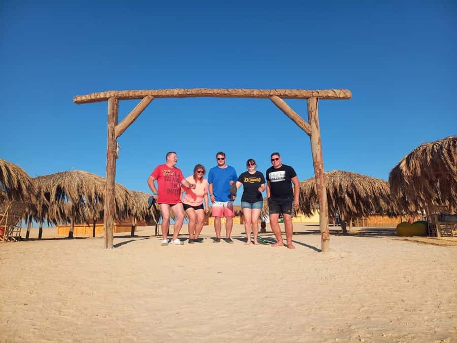 Hurghada: Boat trip to Magawish island with Multi Options - Hotel pickup in Hurghada: the logistics that decide your mood