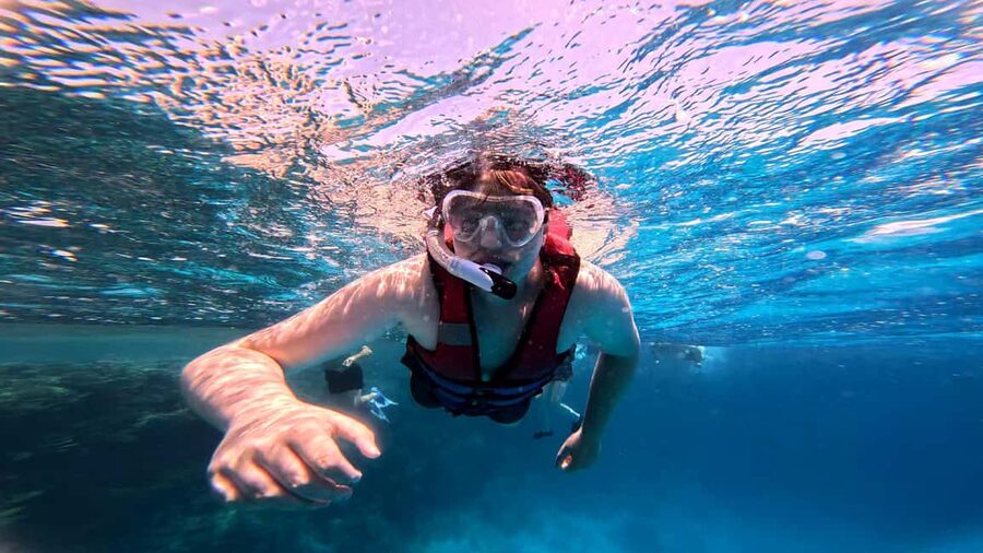 Hurghada: Dolphin Watching Boat Tour with Snorkeling & Lunch - Lunch On Board: More Than Just a Pause