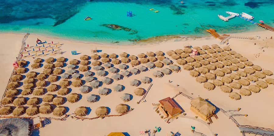 Hurghada: Hula Hula Island Boat Trip with Snorkeling & Lunch - Morning yacht schedule: what your 9:30 departure feels like