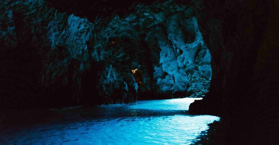 Hvar: Blue and Green Caves Boat Tour with Stiniva Beach - Hvar Speed Boat Day: What the 7 Hours Actually Feels Like
